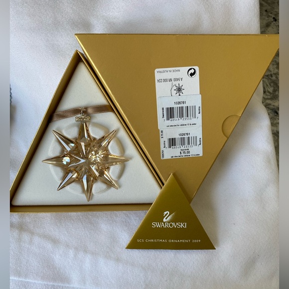 Swarovski SCS Annual Edition 2009 Gold Crystal Snowflake